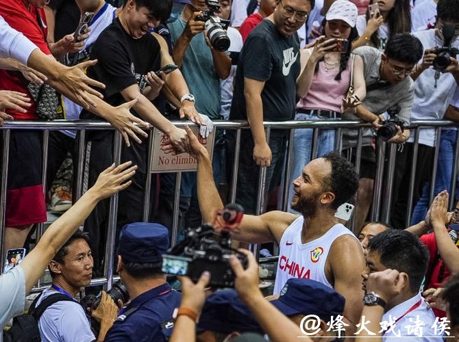 强将归队 李凯尔赴欧与中国男篮会合